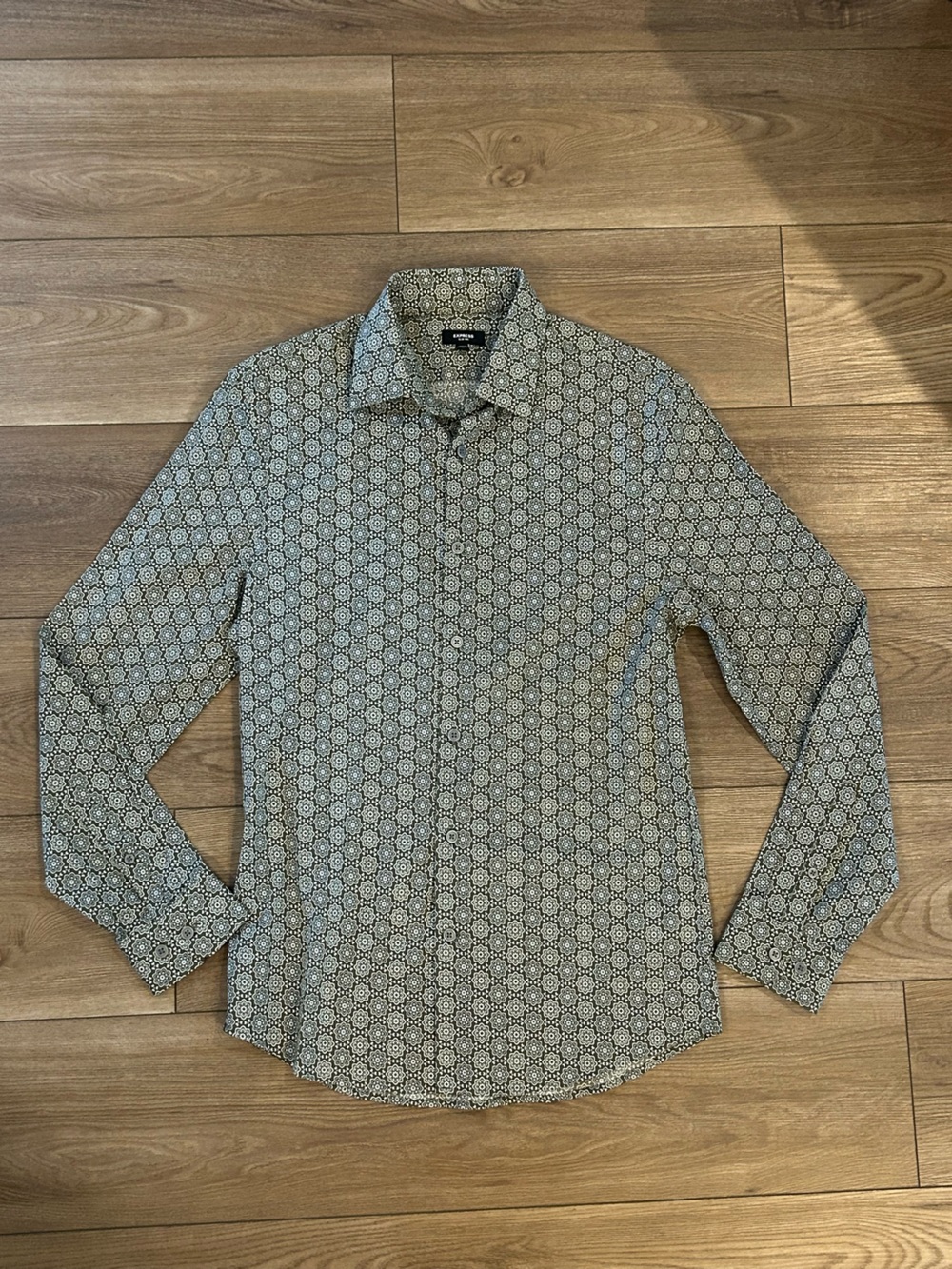 NWOT Express 1MX Slim Fit Olive Geometric Print Button Shirt Men’s XS